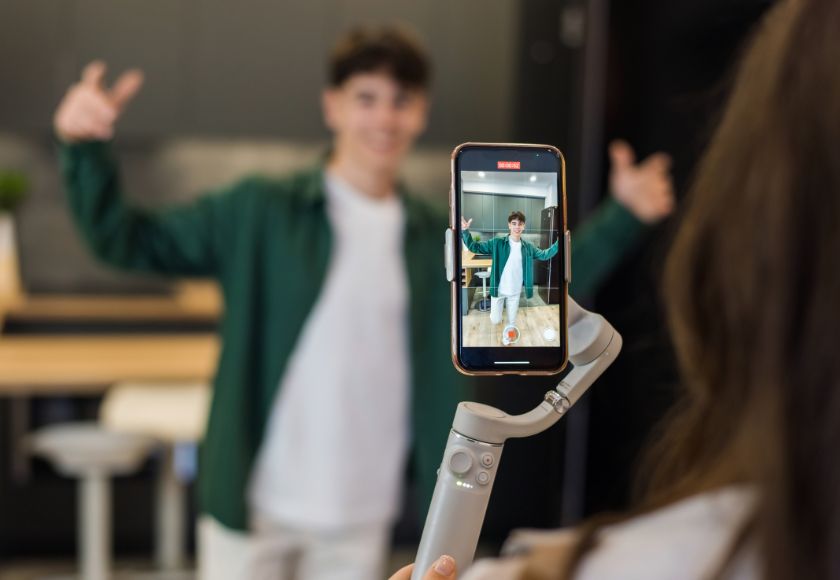 Annoncering på sociale medier